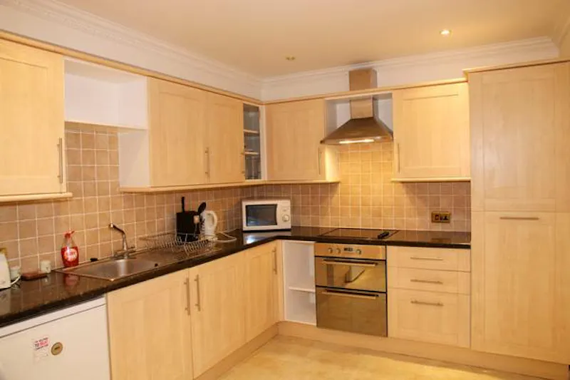 Spacious Winchester fun palace, D2187 (photo 57)