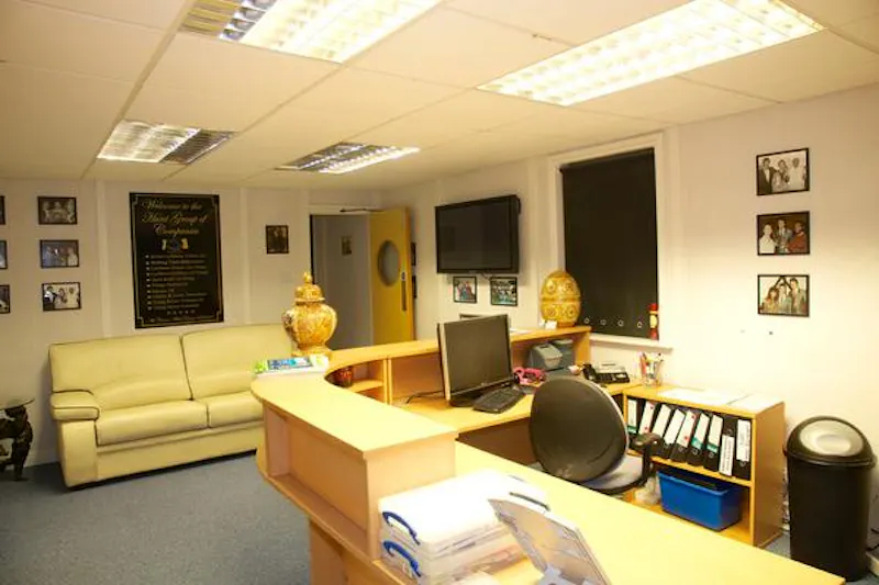 Study at Spacious Winchester fun palace, D2187 (photo 68)