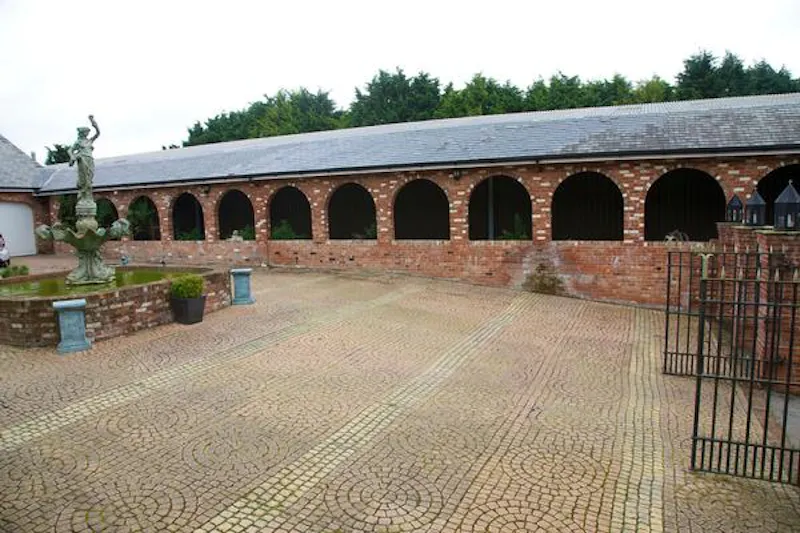 Spacious Winchester fun palace, D2187 (photo 85)