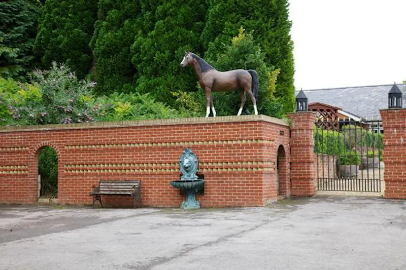Spacious Winchester fun palace, D2187 (photo 90)