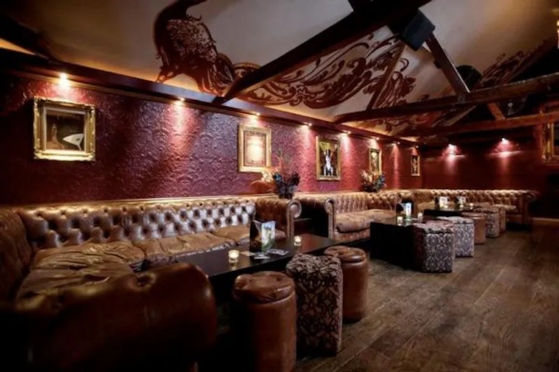 Living Room at Battersea bar and nightclub, R787 (photo 1)