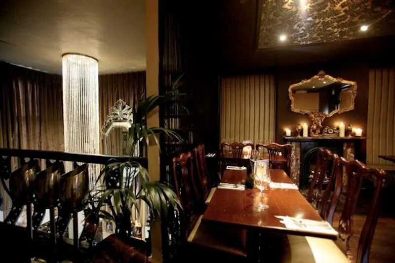 Battersea bar and nightclub, R787 (photo 4)