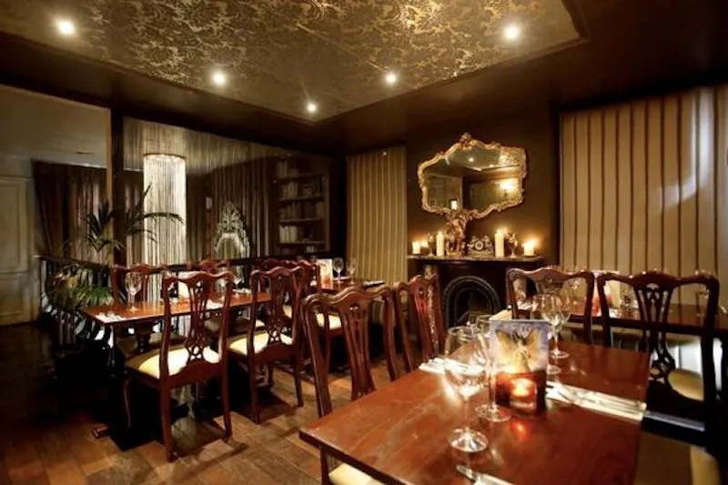 Dining room at Battersea bar and nightclub, R787 (photo 5)