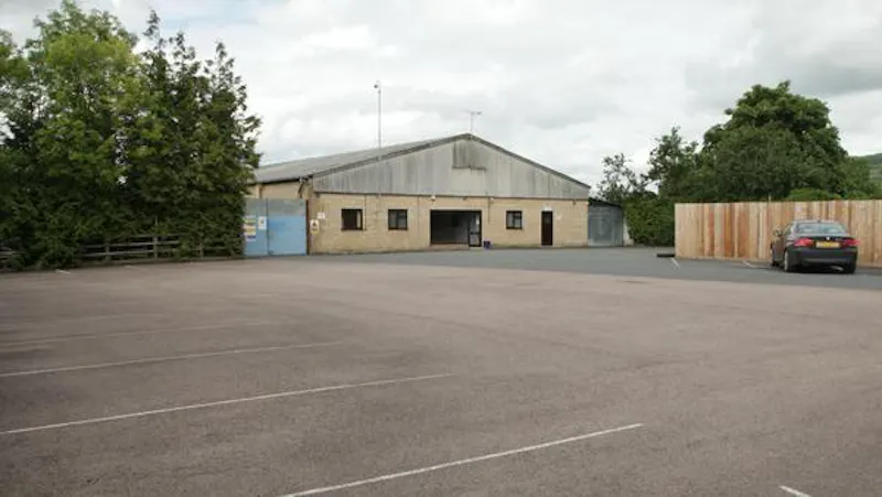 Warehouse space in Cheltenham, N280 (photo 1)