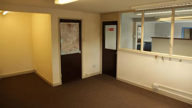 Study at Warehouse space in Cheltenham, N280 (photo 3)