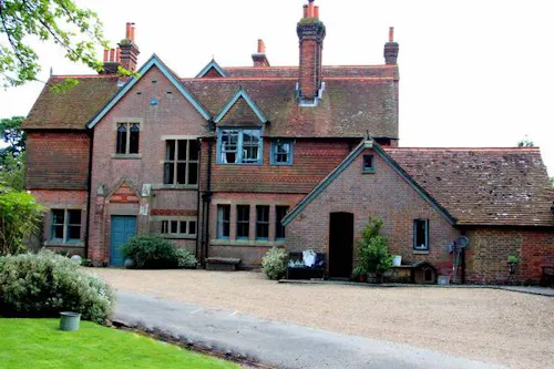 Characterful house in Markbeech, B1643