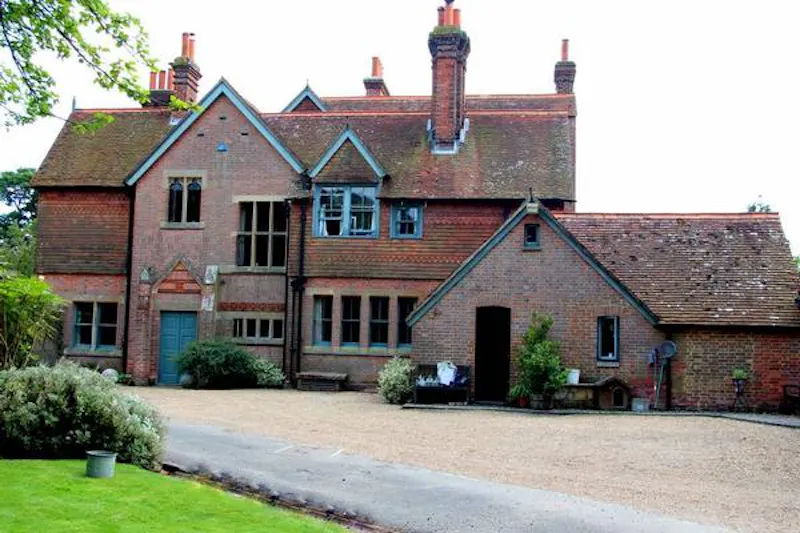 Characterful house in Markbeech, B1643 (photo 1)