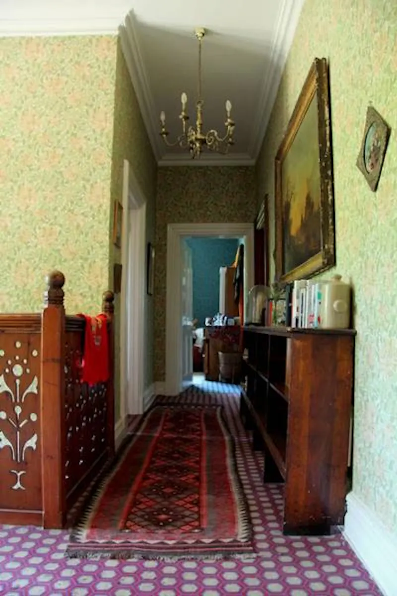 Corridor at Characterful house in Markbeech, B1643 (photo 8)