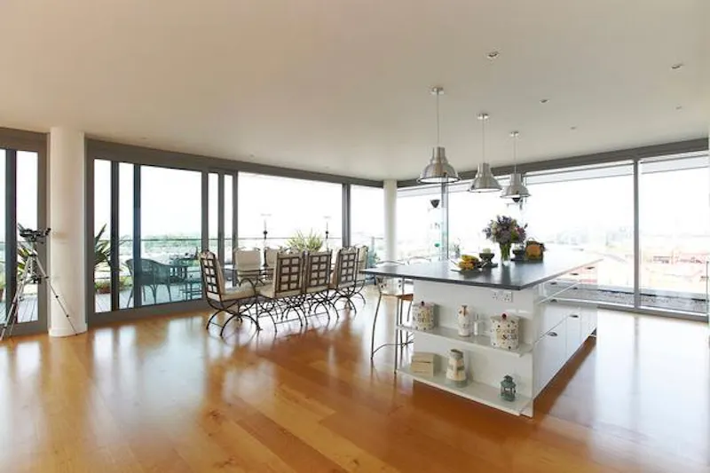 Dining room at Wandsworth Thames apartment, F1054 (photo 8)