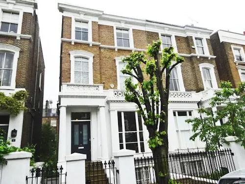 Colourful Notting Hill Villa, E402