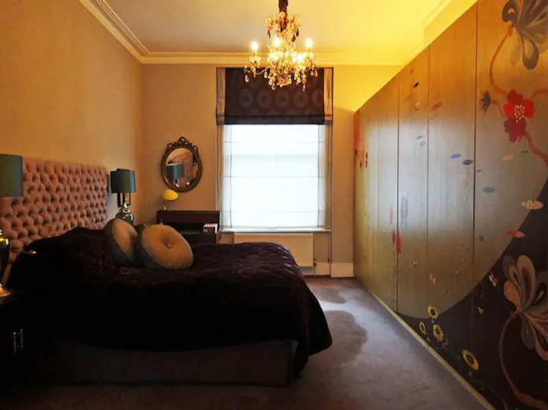 Bedroom at Colourful Notting Hill Villa, E402 (photo 19)
