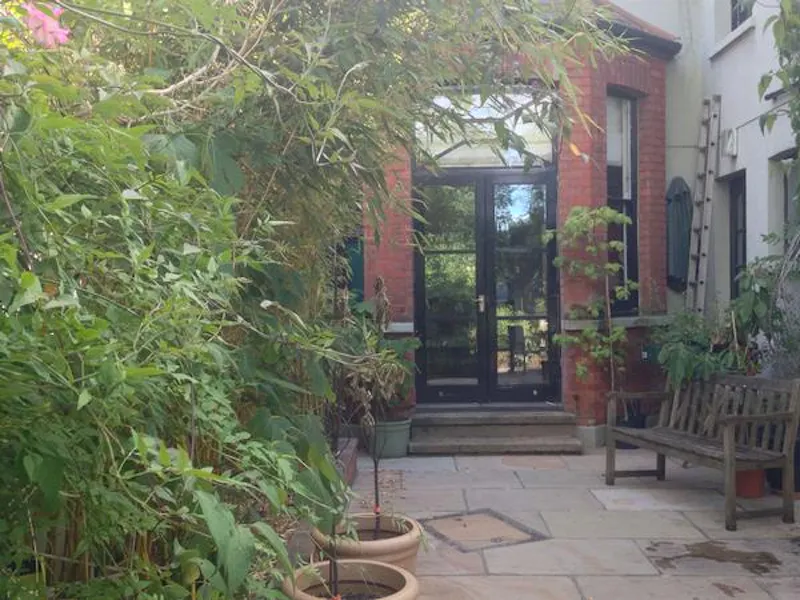 French doors at Cricklewood house, B1645 (photo 25)