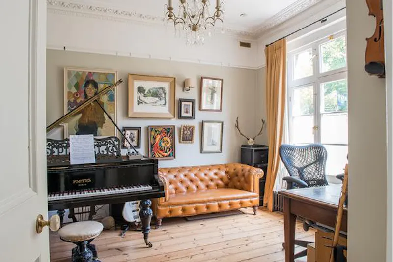 Piano at Stunning Sydenham house, B1646 (photo 10)