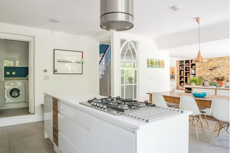 Stunning Sydenham house, B1646 (photo 19)