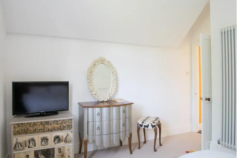 Stunning Sydenham house, B1646 (photo 31)