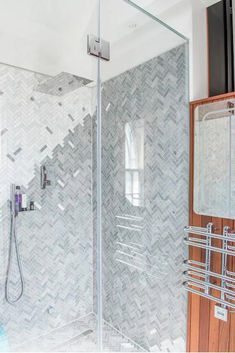Shower at Stunning Sydenham house, B1646 (photo 52)