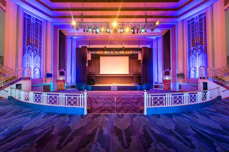Art deco theatre in Limehouse, R788 (photo 3)