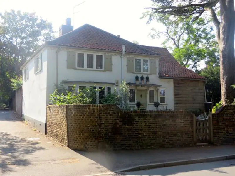 Film location C852 in Surrey (photo 1)