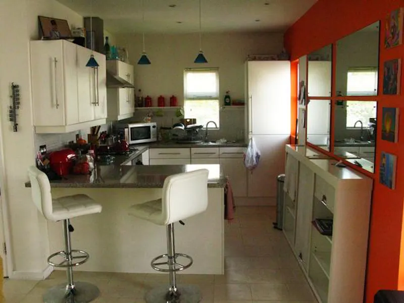Kitchen at The Lewisham bridge house , D931 (photo 6)