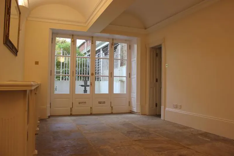 French doors at Vacant Richmond basement flat, F1056 (photo 2)