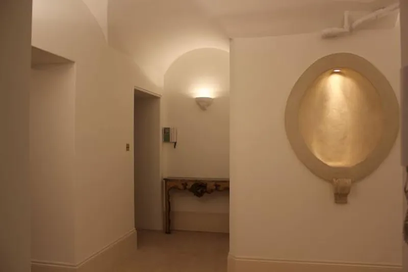 Vacant Richmond basement flat, F1056 (photo 22)