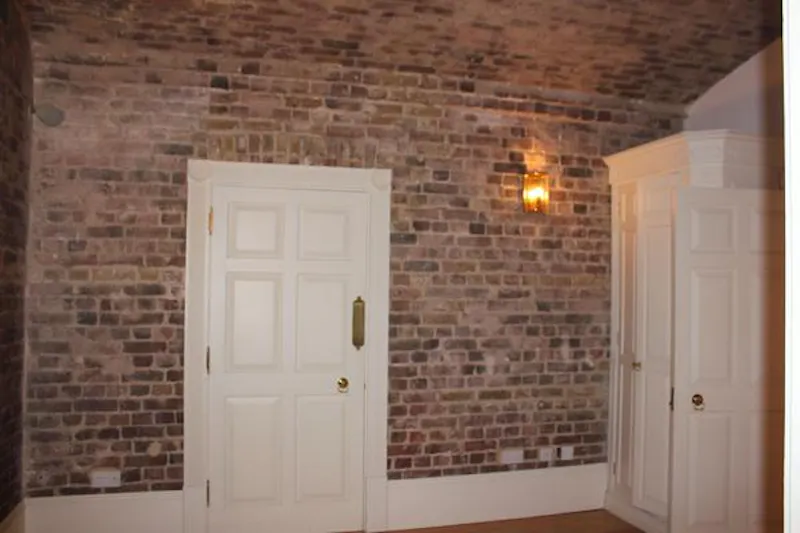 Vacant Richmond basement flat, F1056 (photo 25)