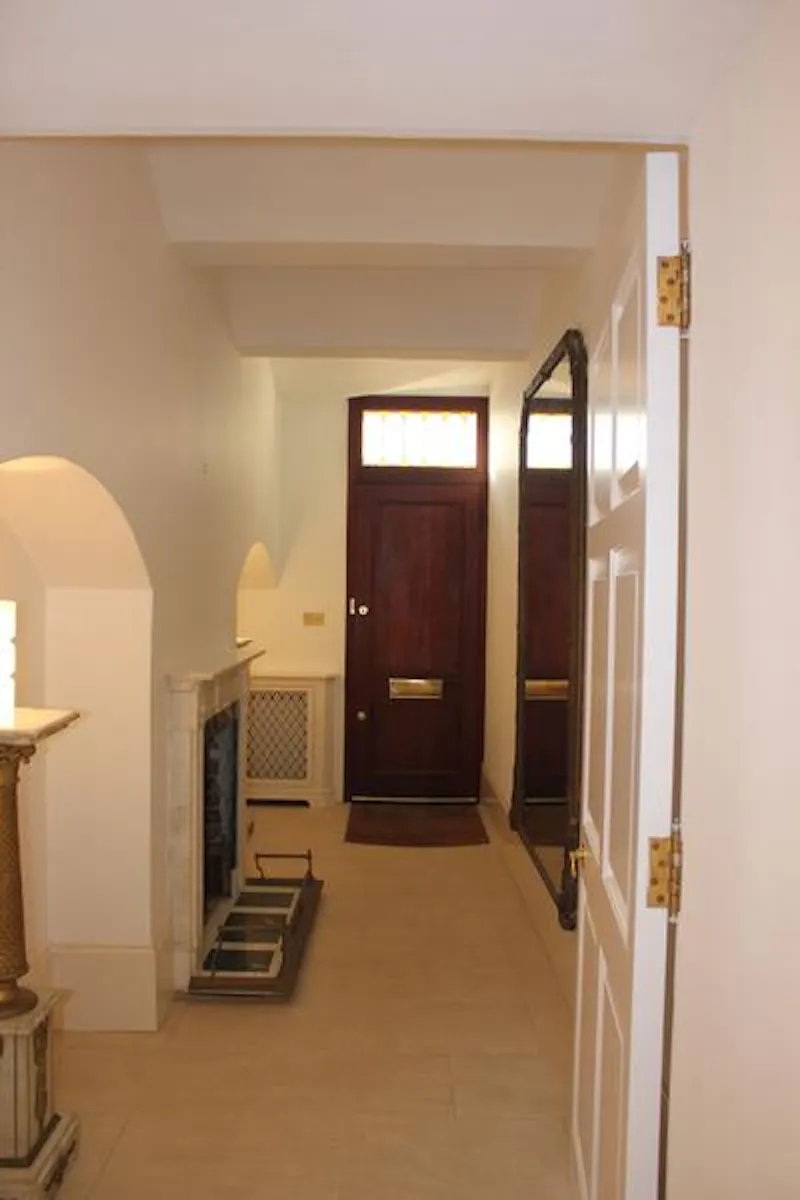 Vacant Richmond basement flat, F1056 (photo 30)