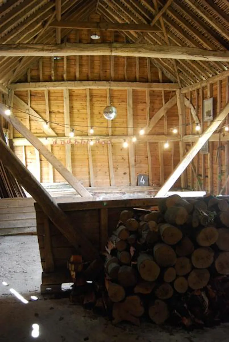 Shed at Film location C853 in Kent (photo 22)