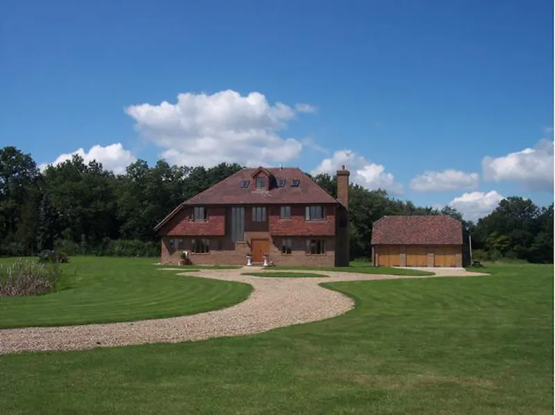 Stable / Outbuildings at Film location D2189 in Kent (photo 17)