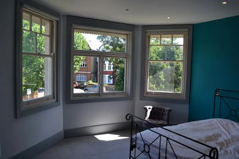 Bedroom at Film location E403 in London (photo 11)