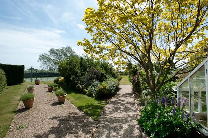 Greenhouse at Kent traditional country house, M286 (photo 36)