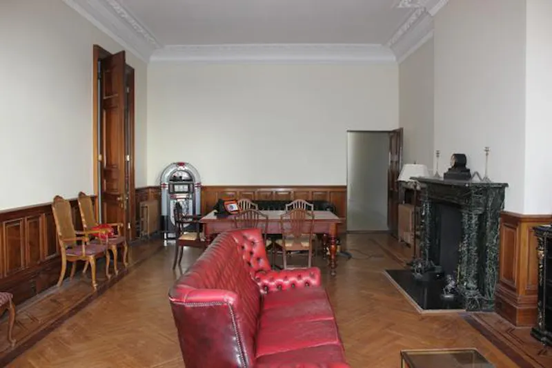 Dining room at Period flat in Richmond, F1057 (photo 1)