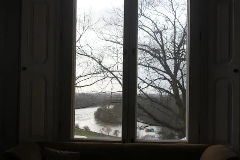 Views - Thames at Period flat in Richmond, F1057 (photo 6)
