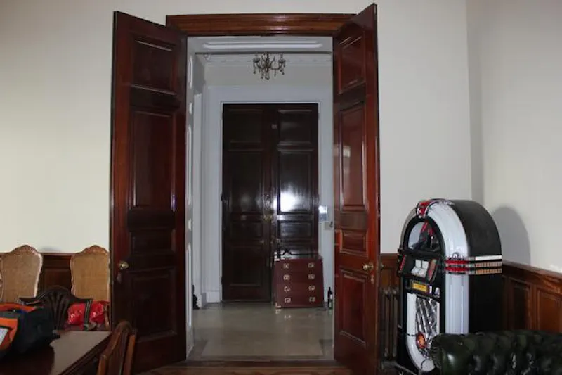 Period flat in Richmond, F1057 (photo 13)