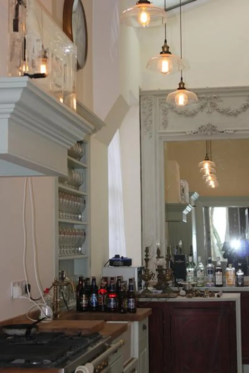 Kitchen at Period flat in Richmond, F1057 (photo 15)