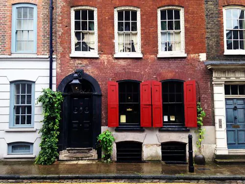 Authentic Spitalfields townhouse, A1358