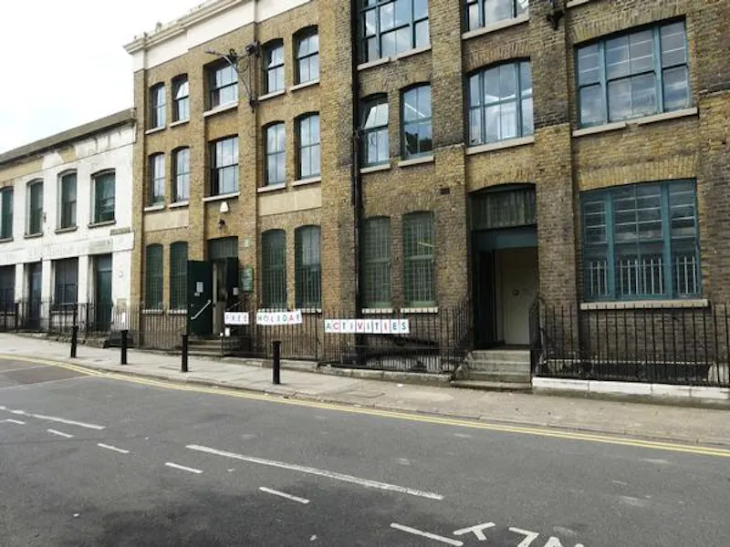 Mile End Victorian school, J211 (photo 1)