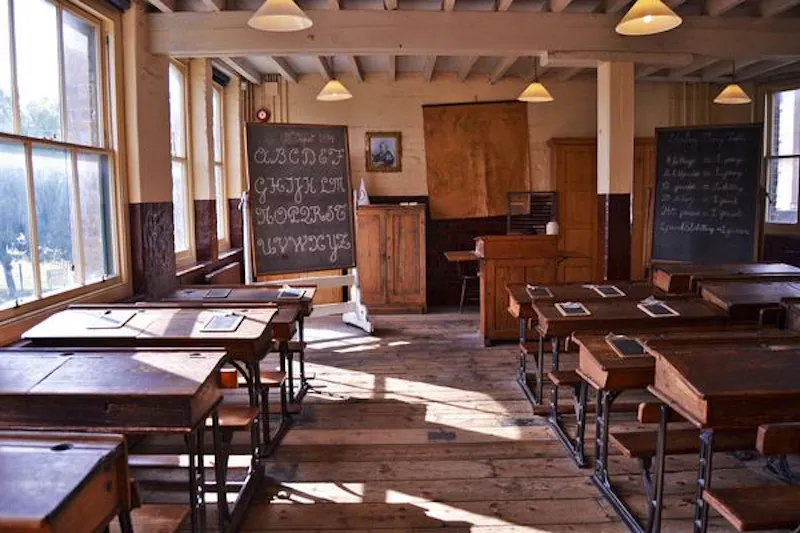 Mile End Victorian school, J211 (photo 2)