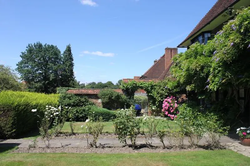 Arts and Crafts Imrrie in Esher, M288 (photo 44)