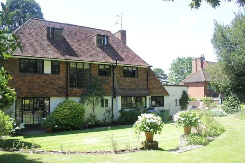 Arts and Crafts Imrrie in Esher, M288 (photo 47)