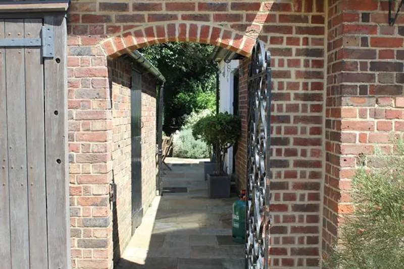 Arts and Crafts Imrrie in Esher, M288 (photo 48)