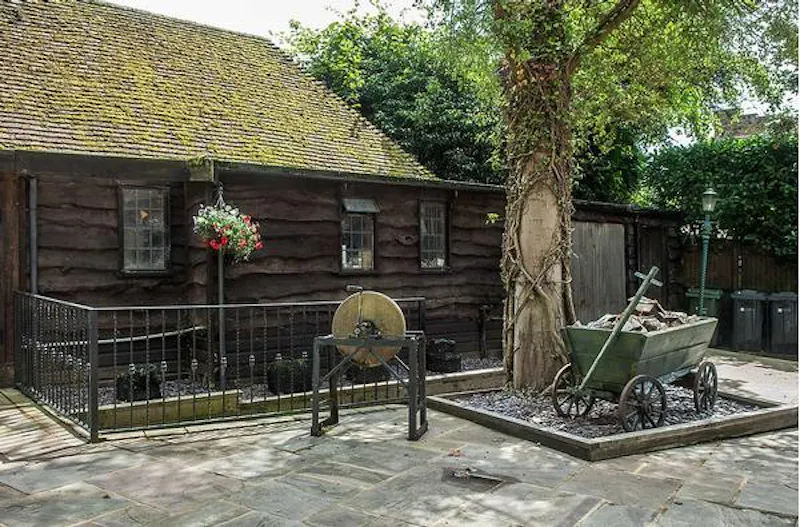 Stable / Outbuildings at Sheer Guildford Mill house, B1648 (photo 43)