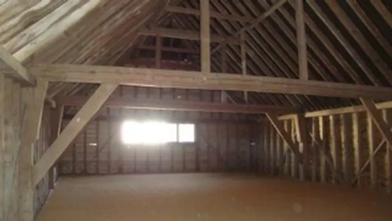 Attic at Film location L652 in Kent (photo 10)