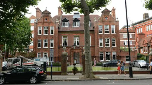Traditional almshouses in Victoria, Q81