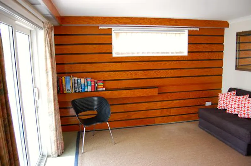 Study at Whitstable retro house, D2195 (photo 7)
