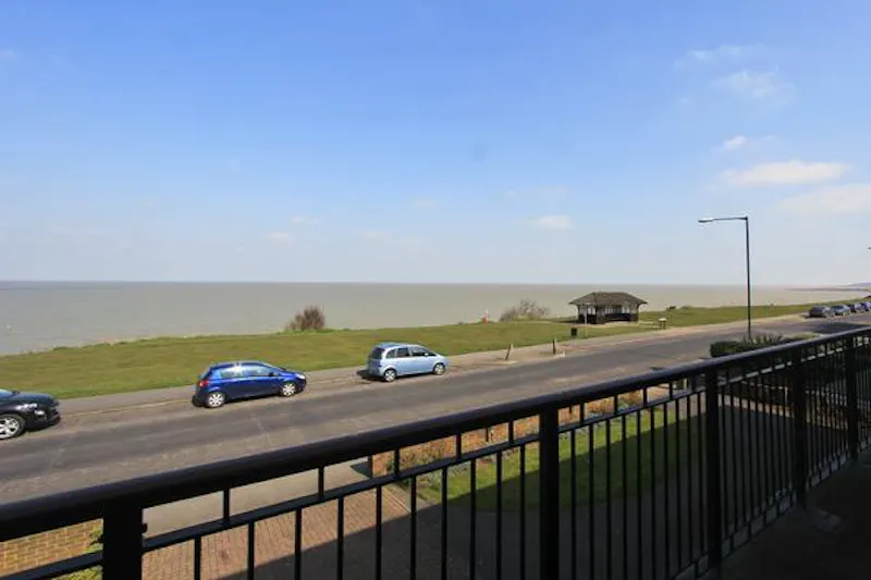 Views - sea at Whitstable retro house, D2195 (photo 15)