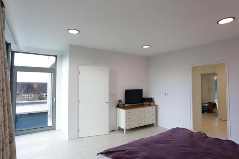 Modern Croydon house with pool, K397 (photo 11)