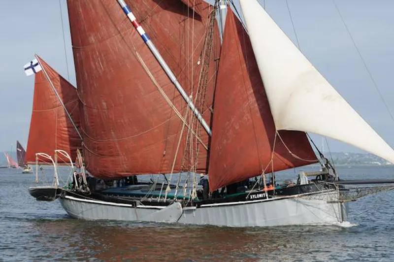 St Katherine's luxury barge, HSE24 (photo 2)