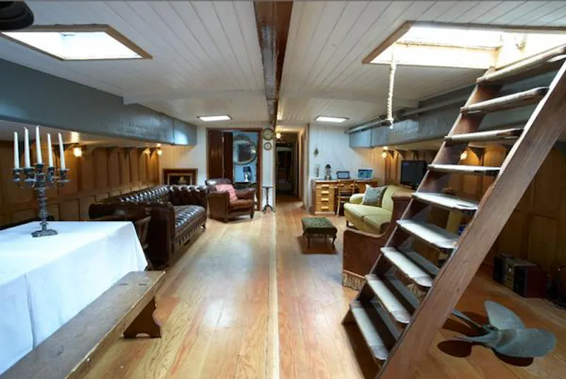 St Katherine's luxury barge, HSE24 (photo 3)