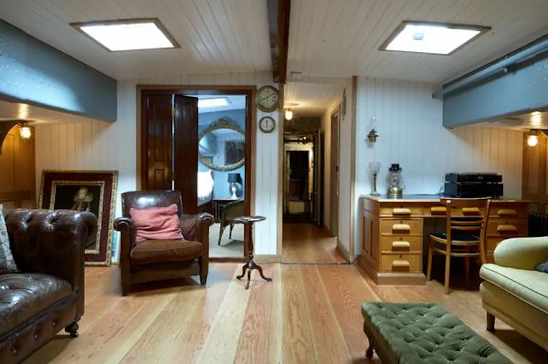 St Katherine's luxury barge, HSE24 (photo 7)